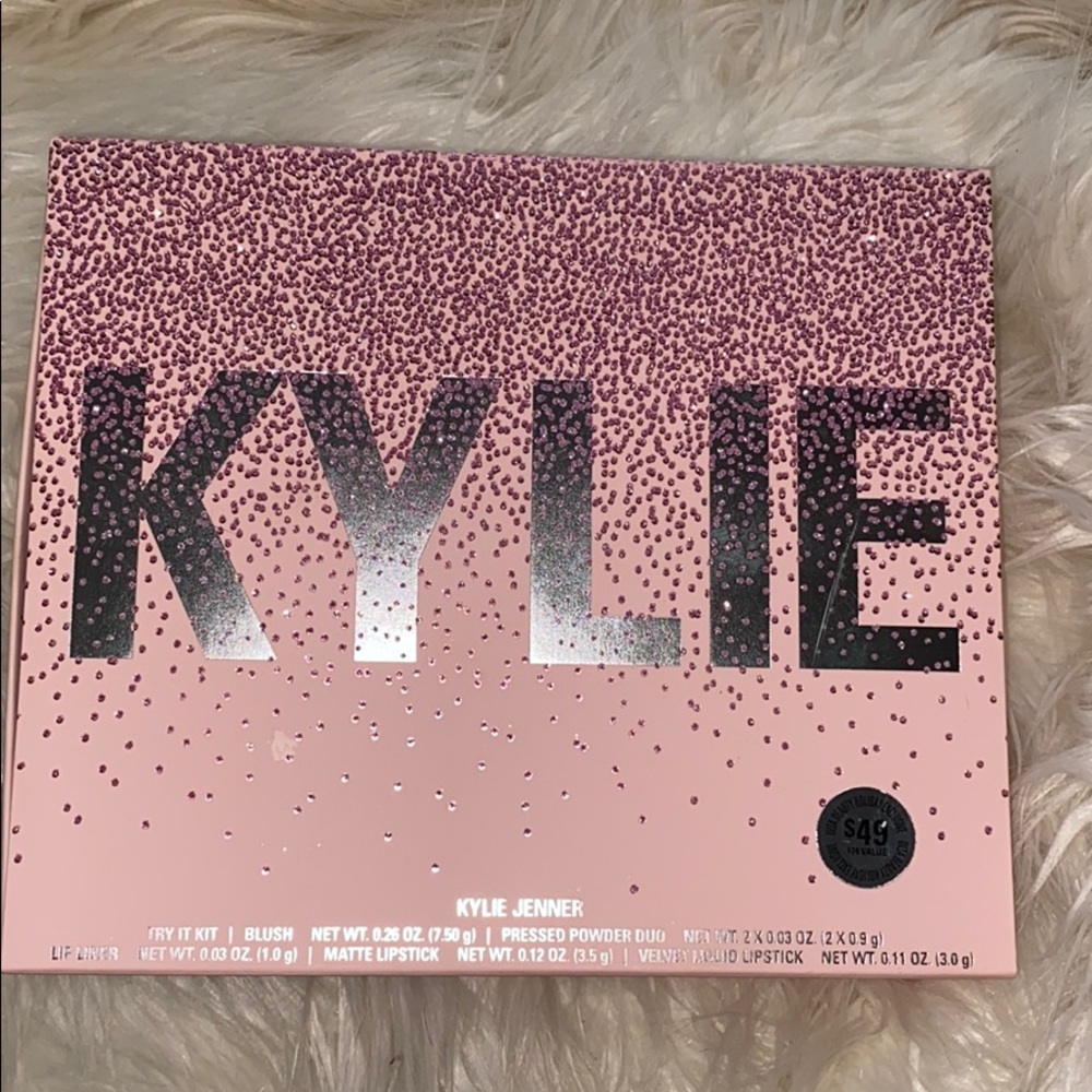Brand new Kylie Try It Holiday Kit